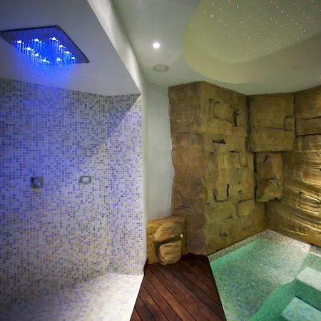 Hotel Laqua By The Sea 4*