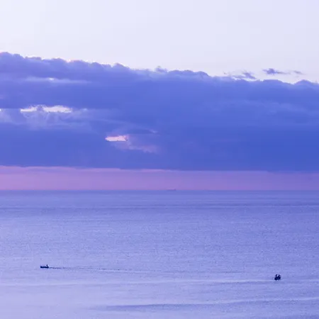 Laqua By The Sea Hotel 4*