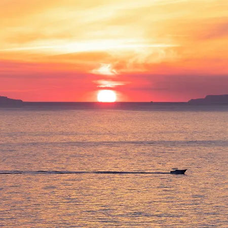 Laqua By The Sea Hotel 4*